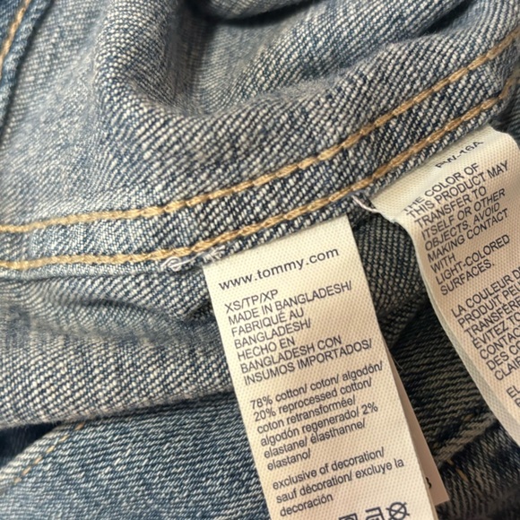 NWT Tommy Hilfiger Denim Jacket | Classic Light Wash Jean Jacket | Size XS - Picture 7 of 8